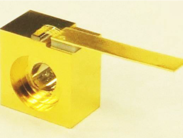 1320±10nm / 4.5W　High Power Diode Laser: C-mount