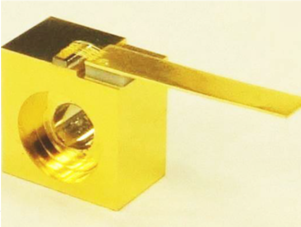 1470±15nm / 4.5W　High Power Diode Laser: C-mount